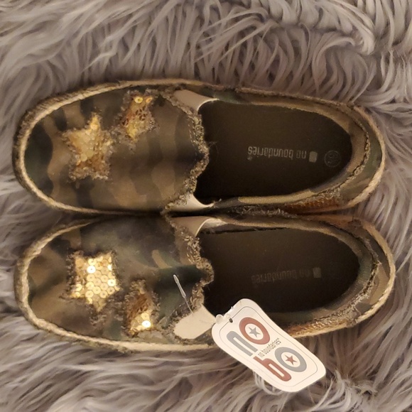 NWT Camo Slip On Shoes - Picture 2 of 8